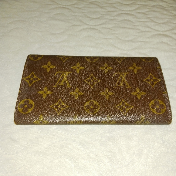 Vintage Louis Vuitton Wallet - Picture 2 of 15
